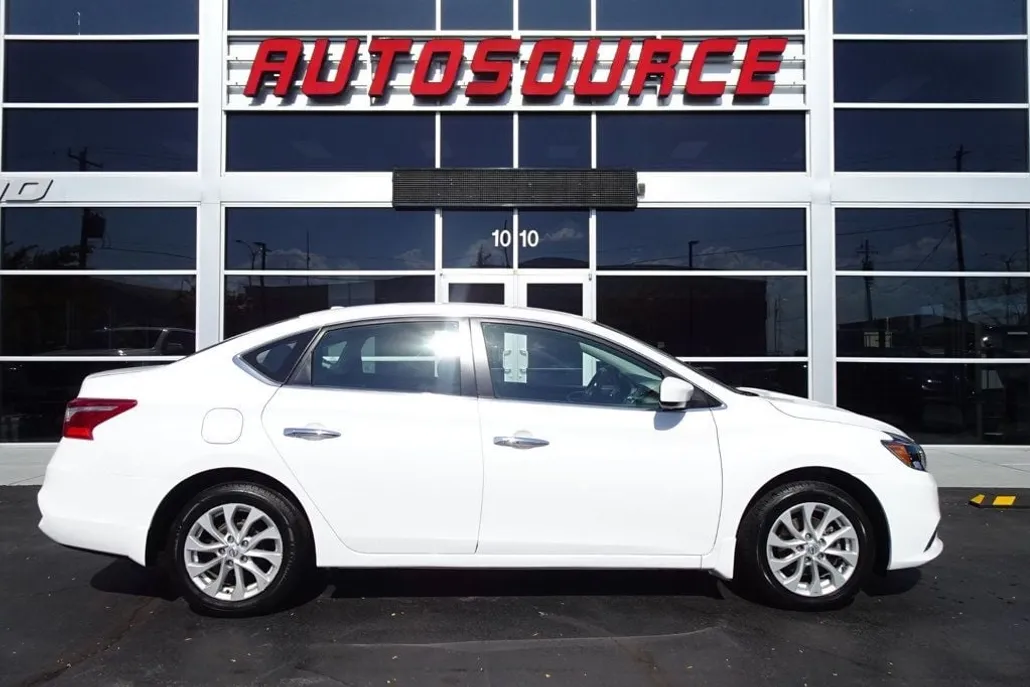 2019 Nissan Sentra SV photo 1