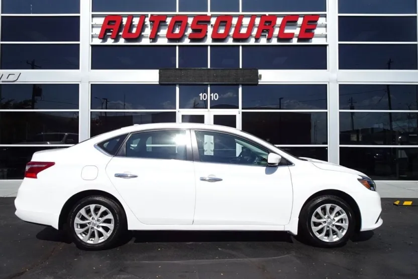 2019 Nissan Sentra SV photo 1