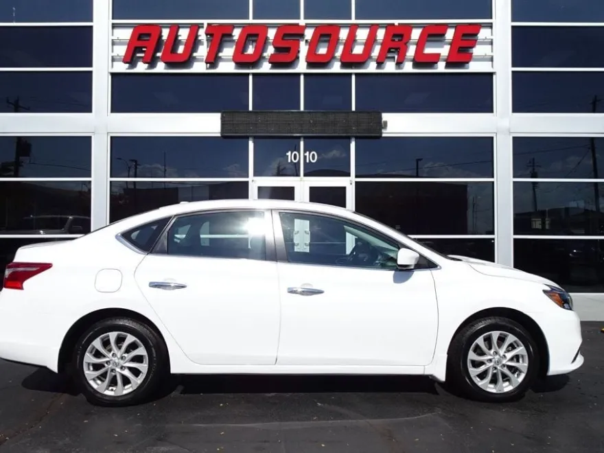 2019 Nissan Sentra SV photo 1