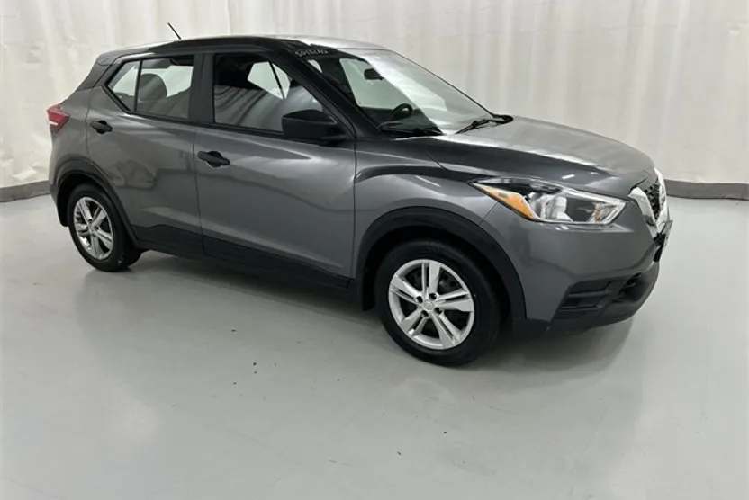 2020 Nissan Kicks S photo 1
