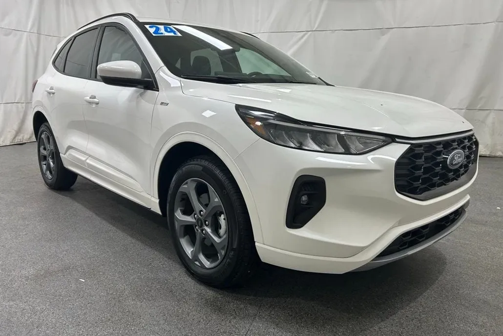 2024 Ford Escape ST-Line Select photo 1