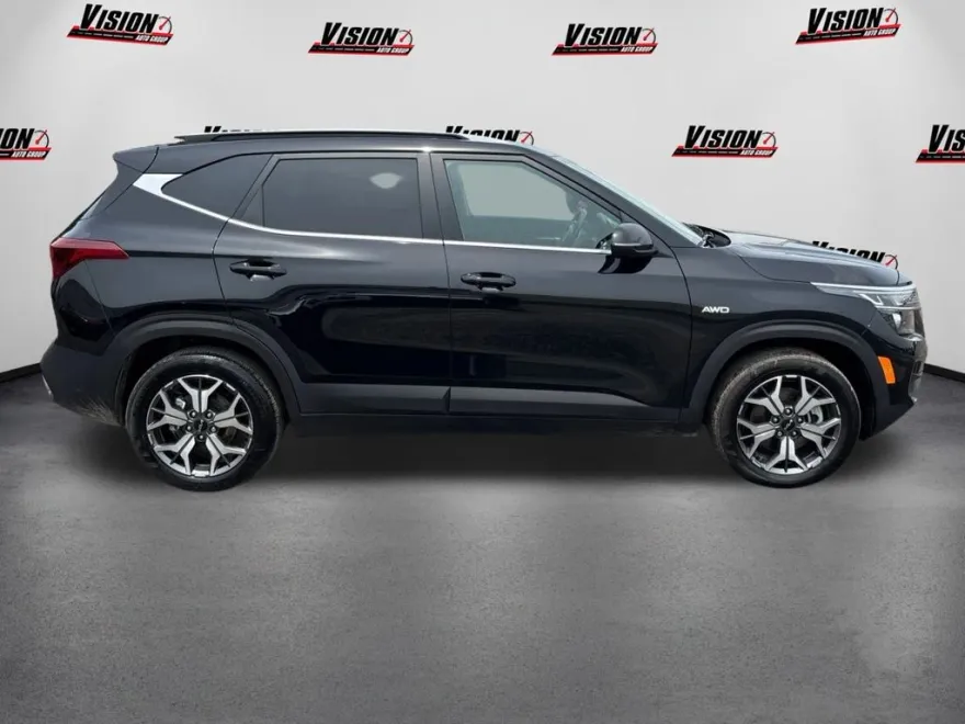 2023 Kia Seltos EX photo 1