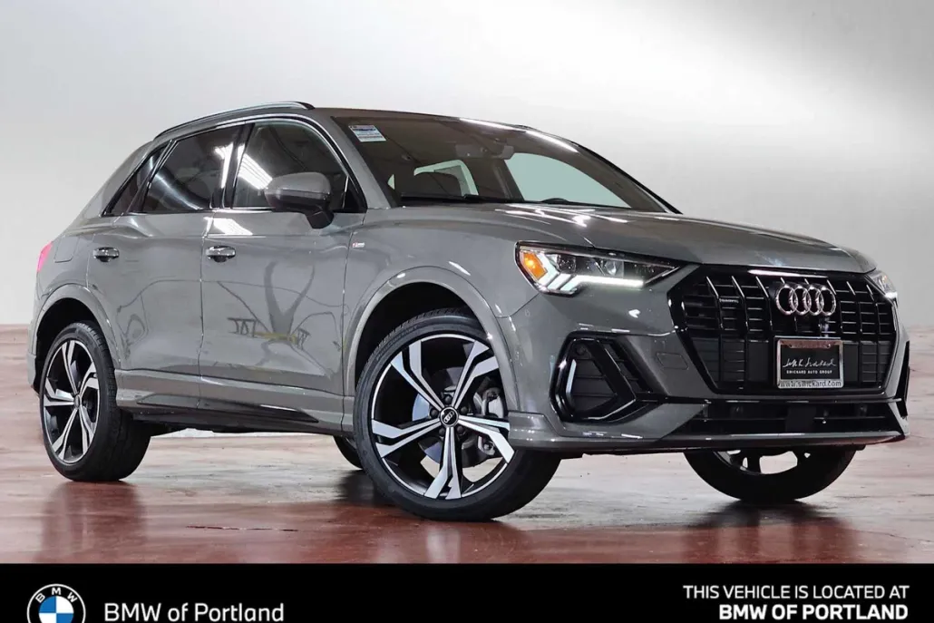 2024 Audi Q3 S line Premium Plus photo 1