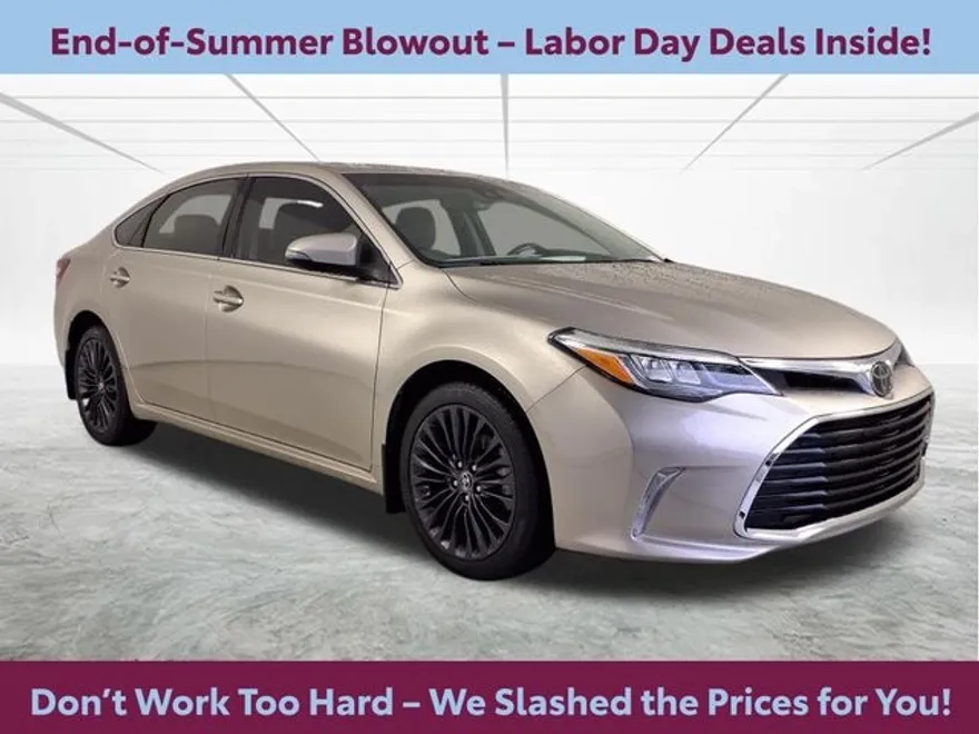 2017 Toyota Sienna XLE Premium photo 1