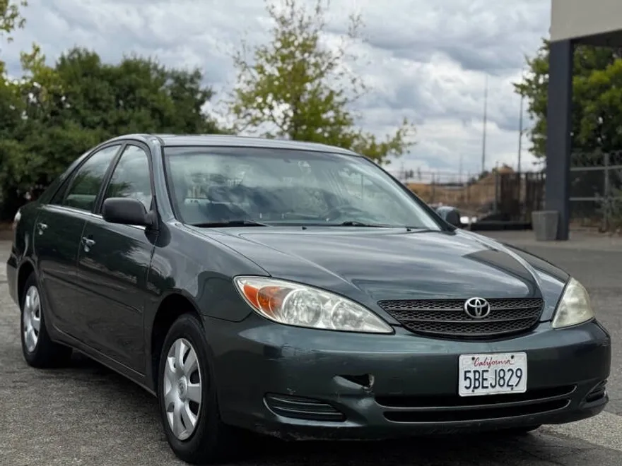 2003 Toyota Camry LE photo 1