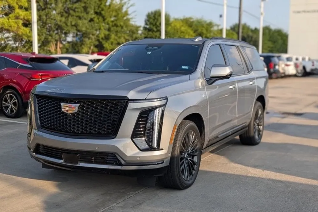 2025 Cadillac Escalade Sport Platinum photo 1