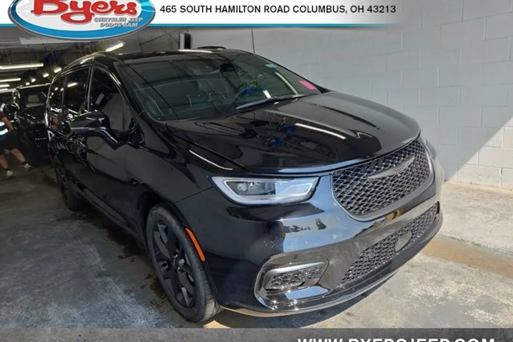 2024 Chrysler Pacifica Limited photo 1