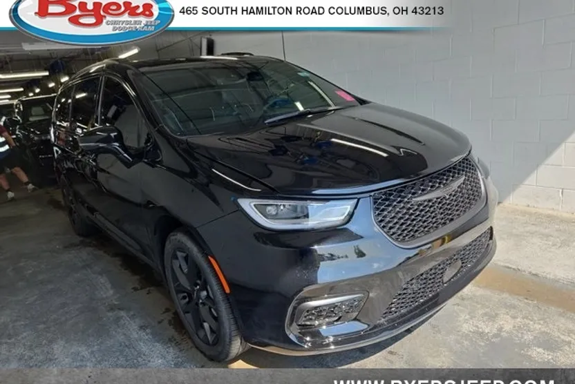 2024 Chrysler Pacifica Limited photo 1
