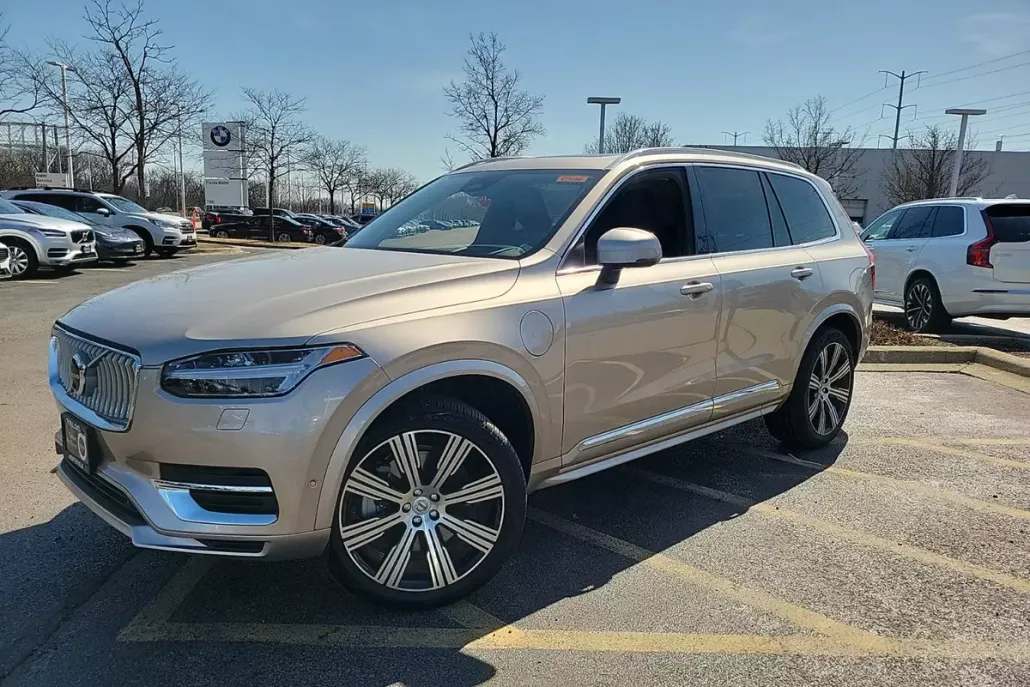 2025 Volvo XC90 T8 photo 1