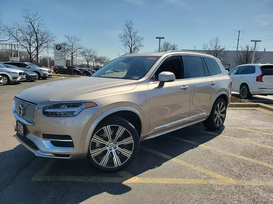 2025 Volvo XC90 T8 photo 1