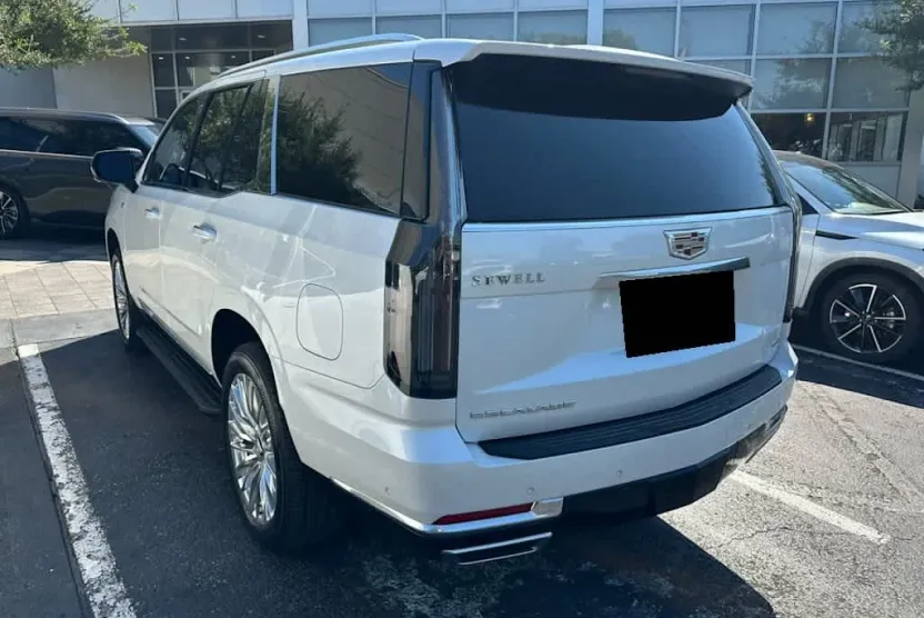 2025 Cadillac Escalade Premium Luxury photo 1