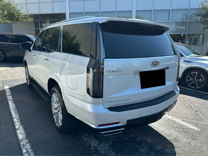 2025 Cadillac Escalade Premium Luxury photo 1