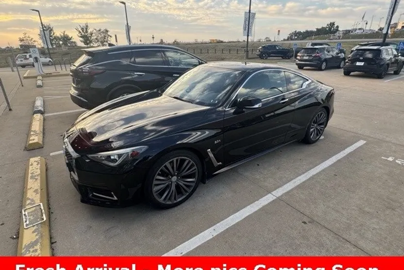 2017 Infiniti Q60 2.0t Premium photo 1