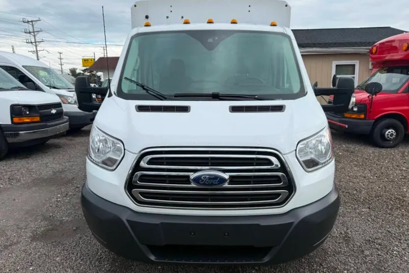 2018 Ford Transit Cutaway Chassis photo 1