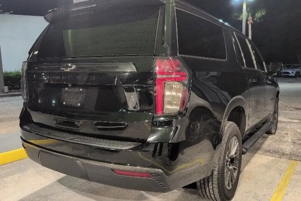 2022 Chevrolet Suburban Z71 photo 1