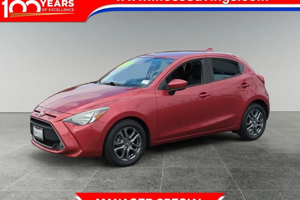 2020 Toyota Yaris LE photo 1