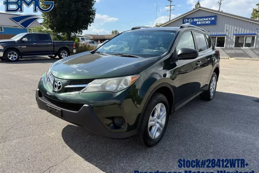 2013 Toyota RAV4 LE photo 1