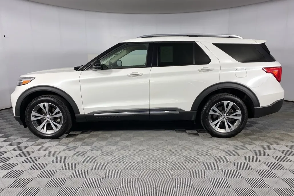 2020 Ford Explorer Platinum photo 1