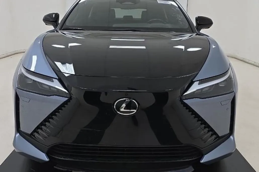 2023 Lexus RZ 450e Premium photo 1