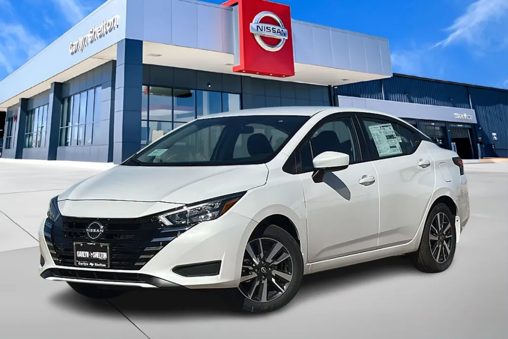 2025 Nissan Versa SV photo 1