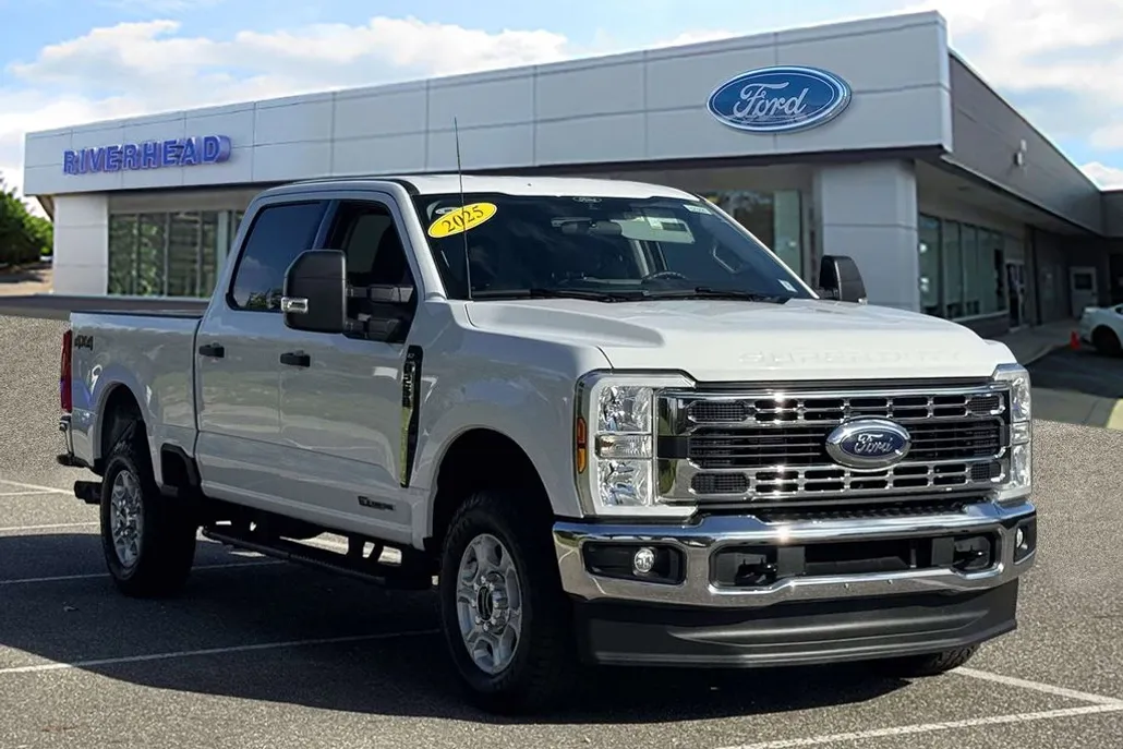 2025 Ford F-250 XL photo 1