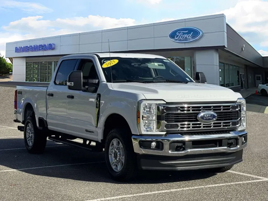 2025 Ford F-250 XL photo 1