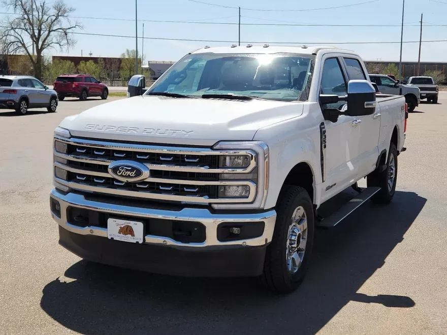 2025 Ford F-350 Lariat photo 1