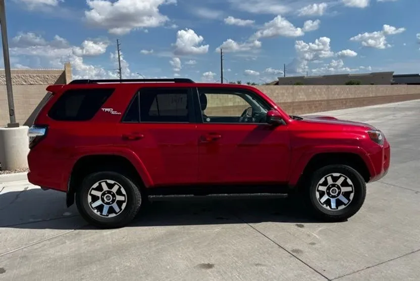 2024 Toyota 4Runner TRD Off-Road photo 1