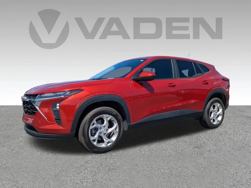 2024 Chevrolet Trax LS photo 1