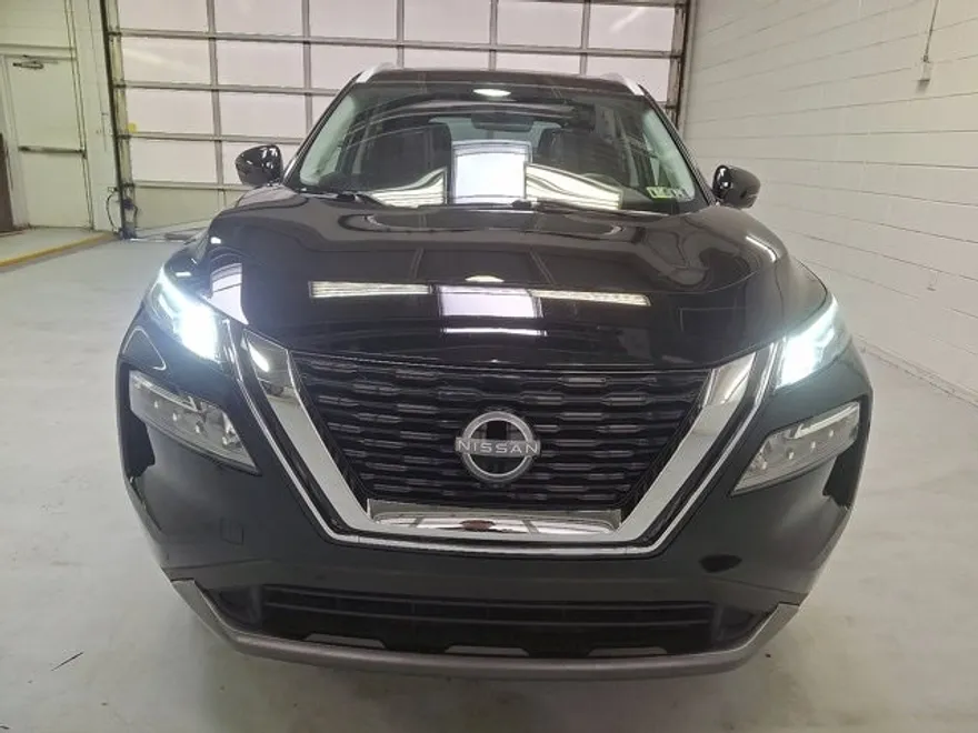 2023 Nissan Rogue SL photo 1