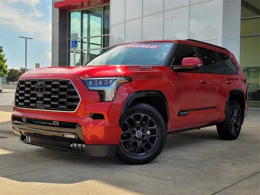 2024 Toyota Sequoia Platinum photo 1