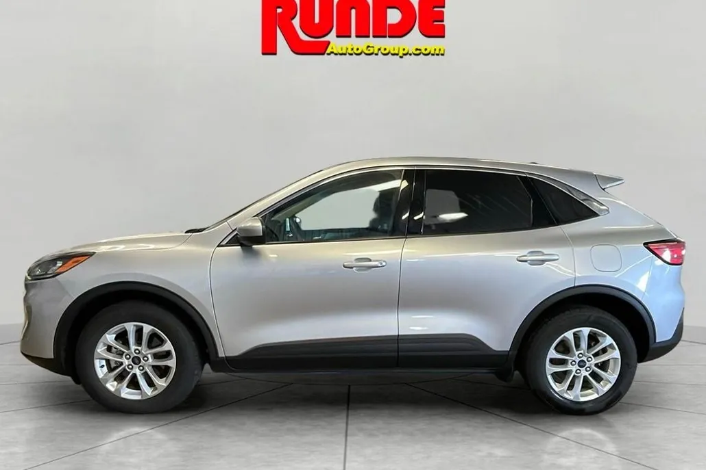 2020 Ford Escape SE photo 1