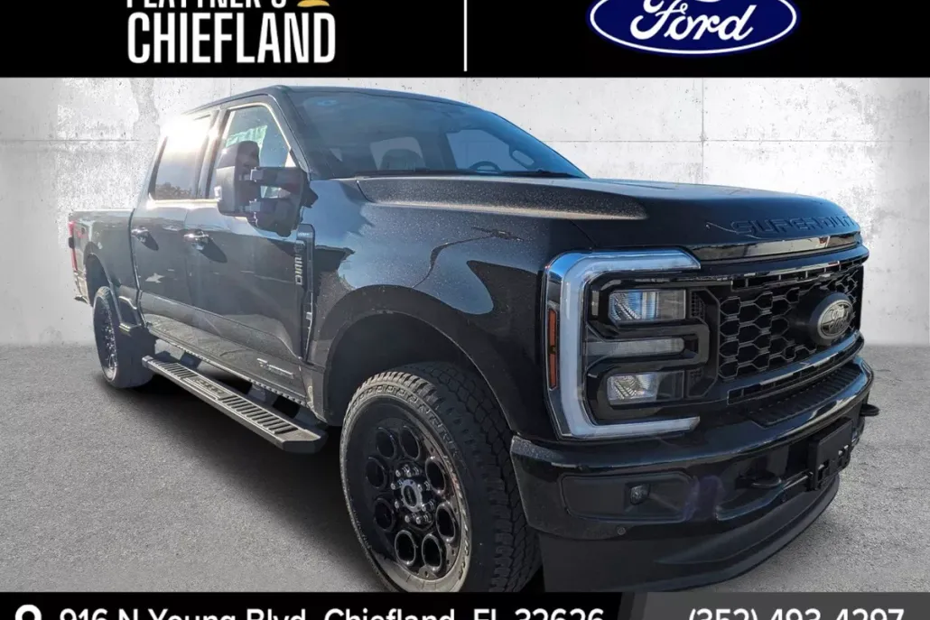 2025 Ford F-250 Lariat photo 1