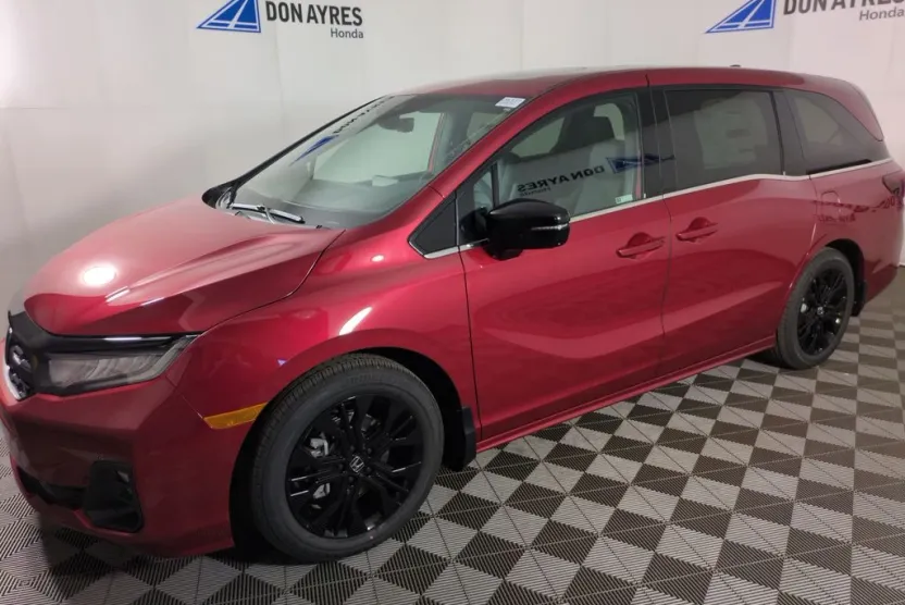 2026 Honda Odyssey photo 1