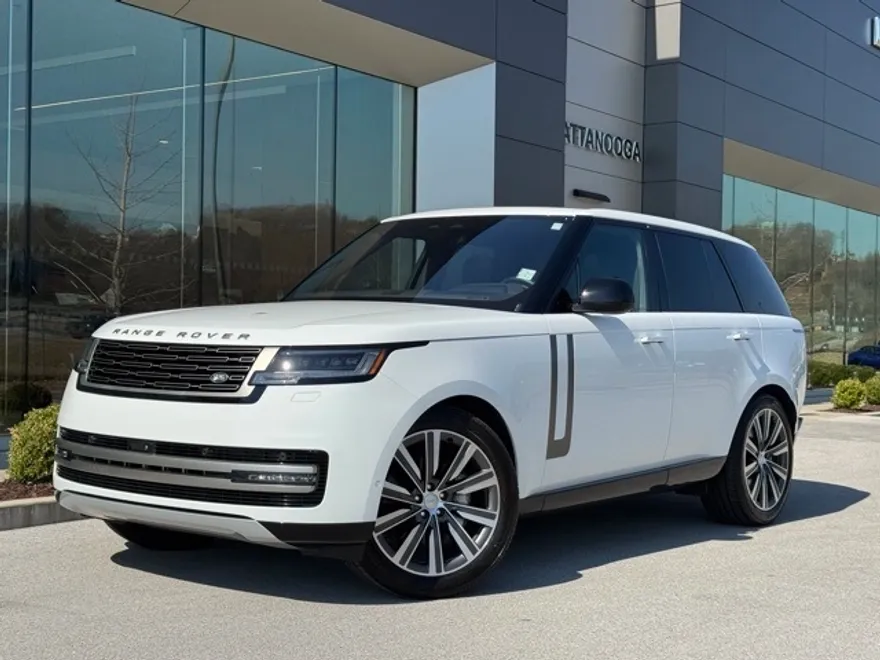 2023 Land Rover Range Rover SE photo 1