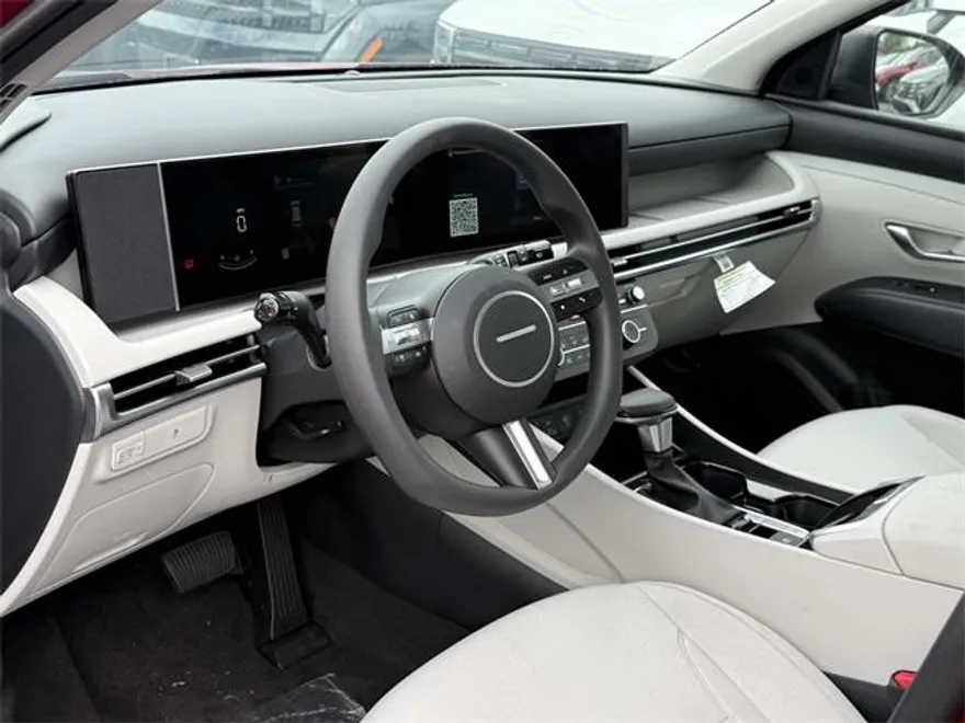 2025 Hyundai Tucson SE photo 1