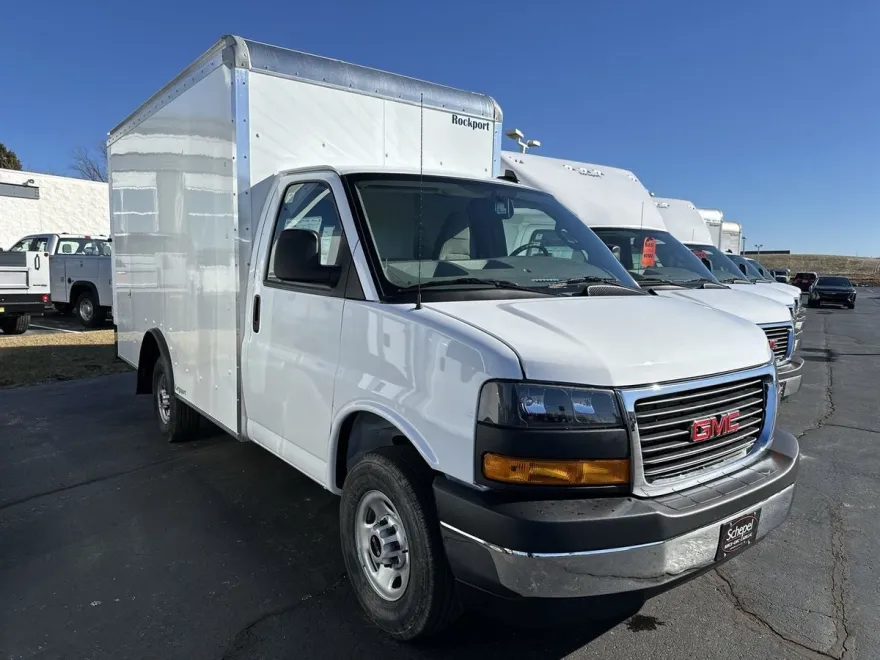 2025 Gmc Savana Cutaway 3500 photo 1