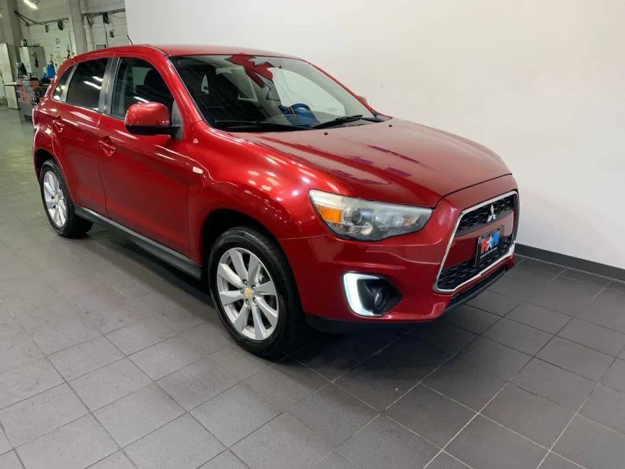 2015 Mitsubishi Outlander Sport SE photo 1