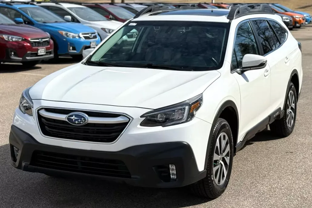2022 Subaru Outback Premium photo 1
