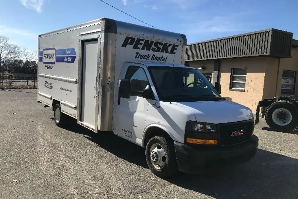2022 Gmc Savana 3500 Cutaway photo 1