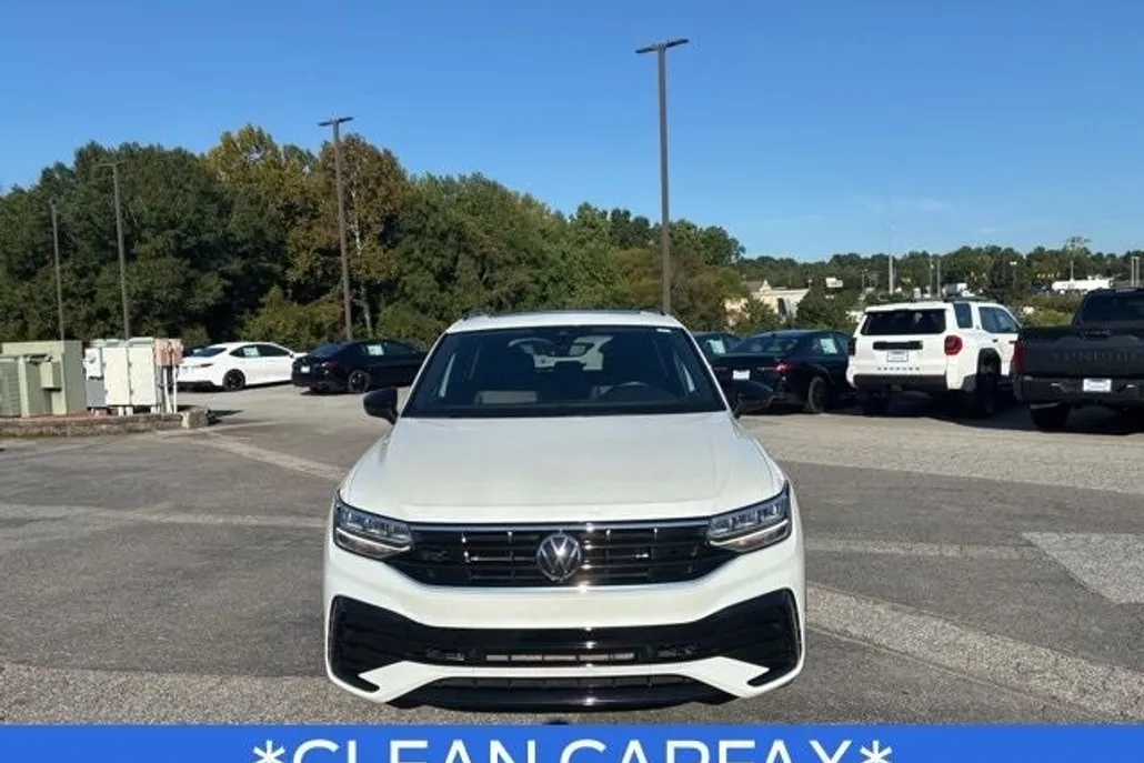 2023 Volkswagen Tiguan SE R-Line Black photo 1