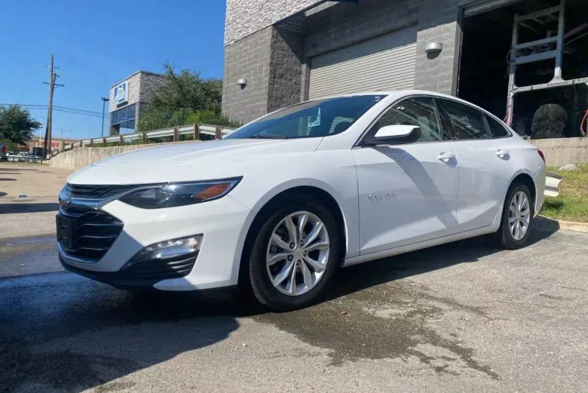 2024 Chevrolet Malibu 1LT photo 1