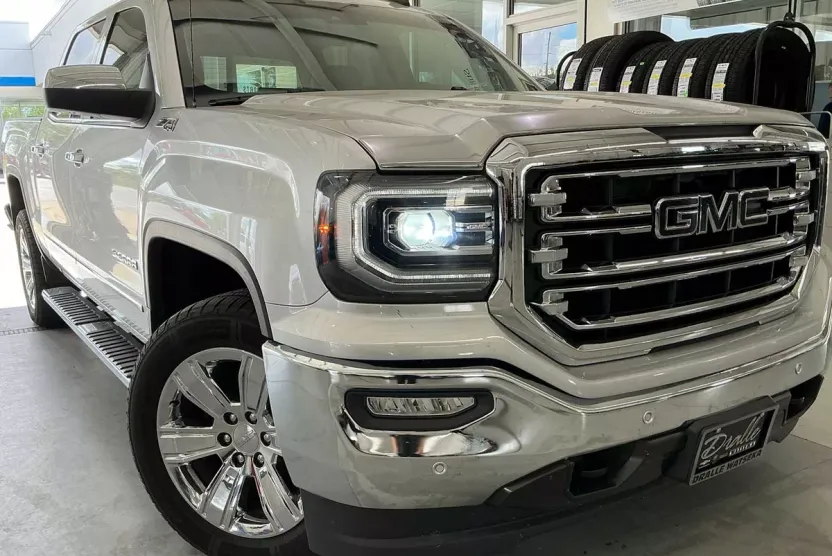 2018 Gmc Sierra 1500 SLT photo 1
