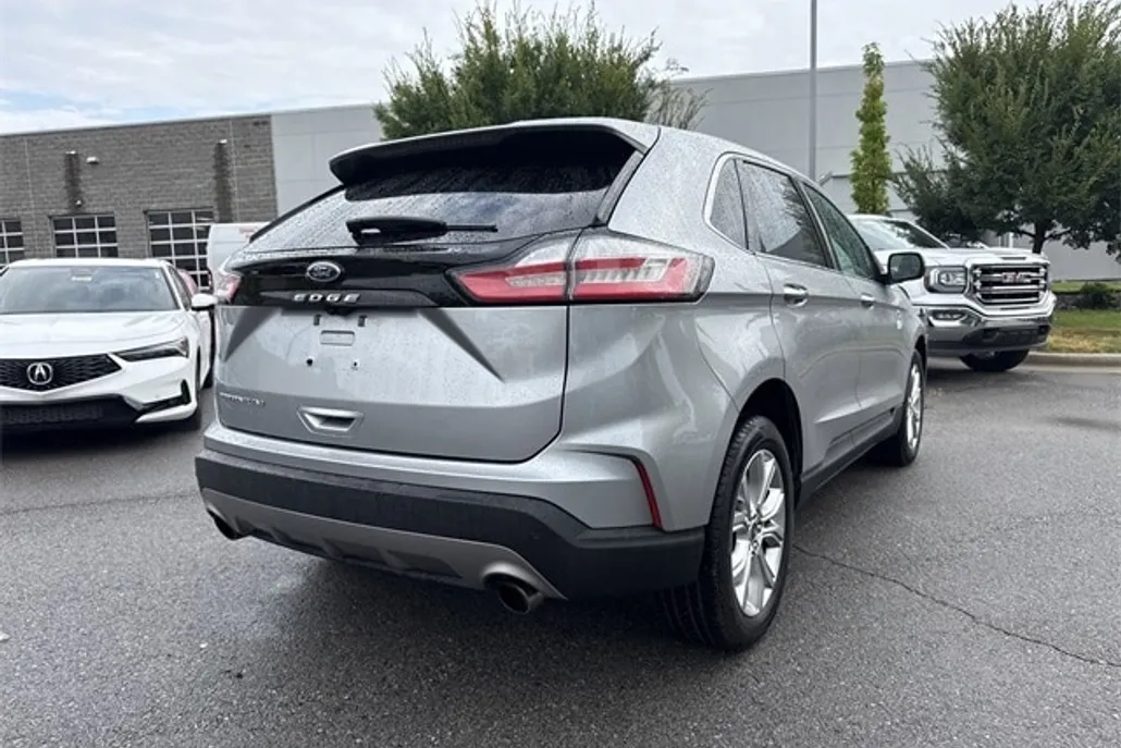 2021 Ford Edge Titanium photo 1