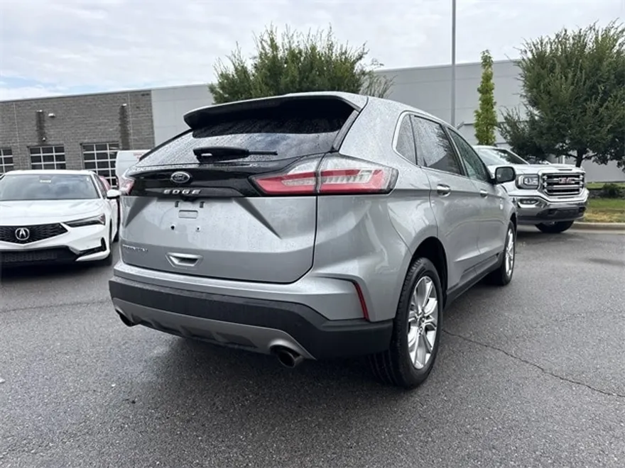 2021 Ford Edge Titanium photo 1