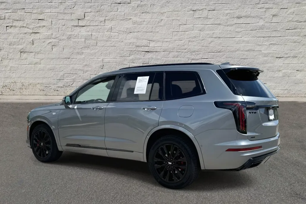 2024 Cadillac XT6 Sport photo 1