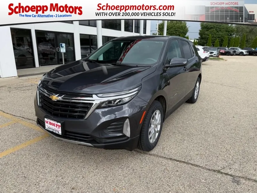2023 Chevrolet Equinox LT photo 1