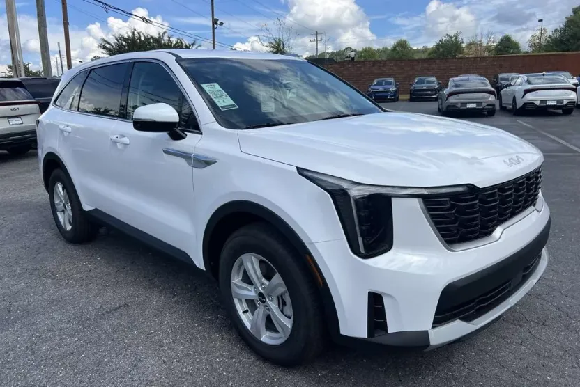 2026 Kia Sorento LX photo 1