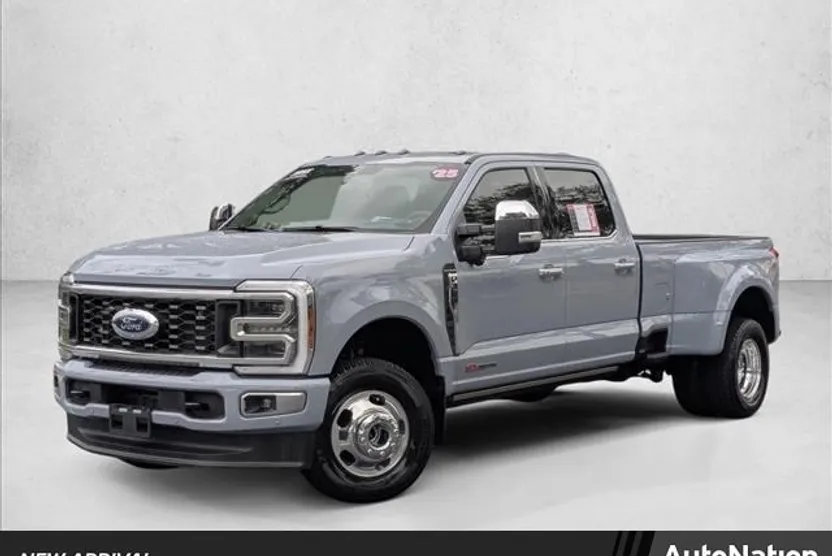 2025 Ford F-350 Platinum photo 1