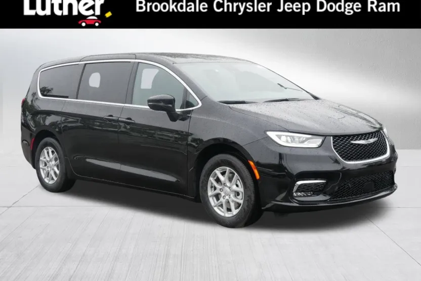 2026 Chrysler Pacifica photo 1